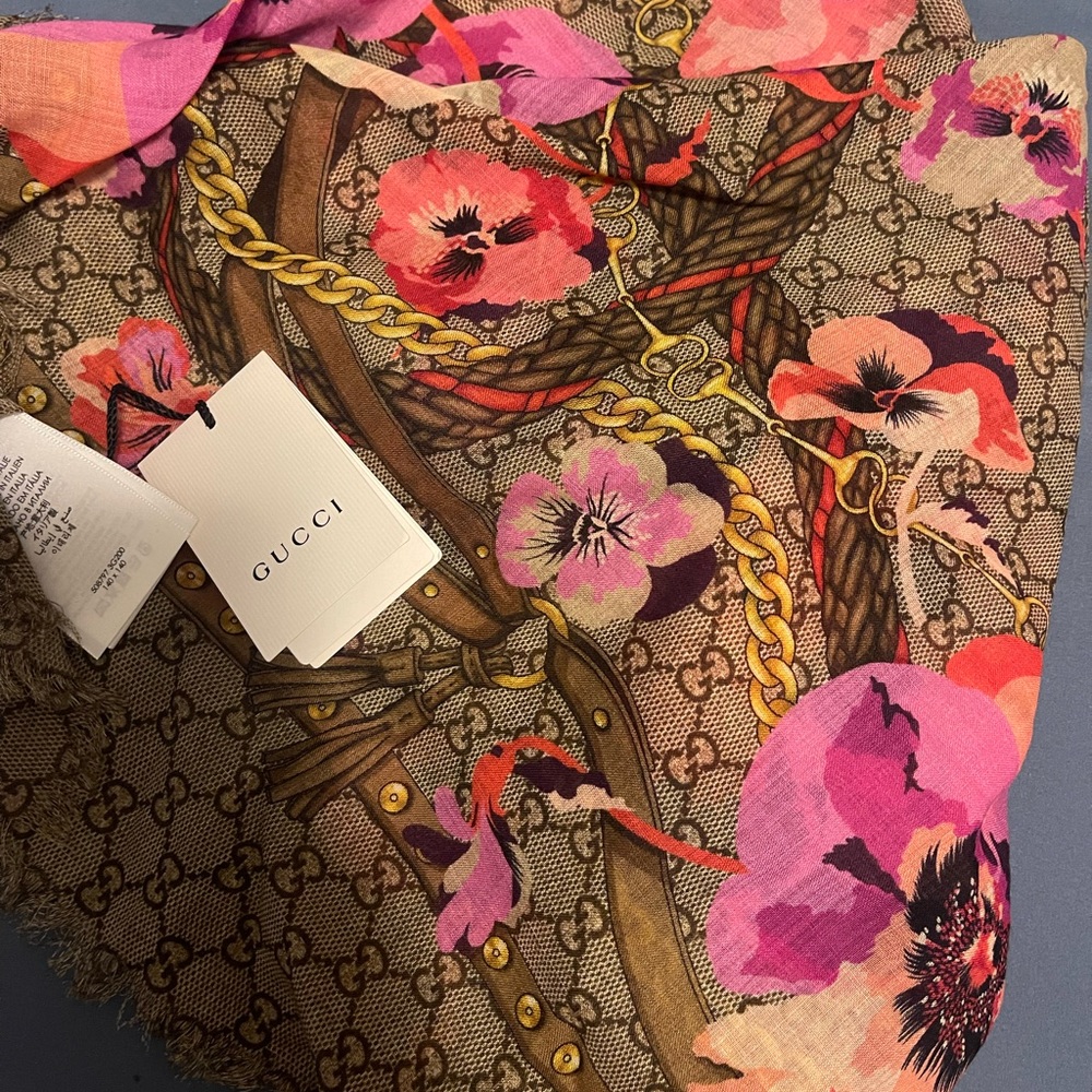 Gucci floral scarf. New with tag